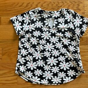 Lulu-B resort wear SPF flower daisy black white blouse